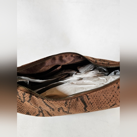 Universal Thread  Cognac Snake Tote NWT - Picture 2 of 7
